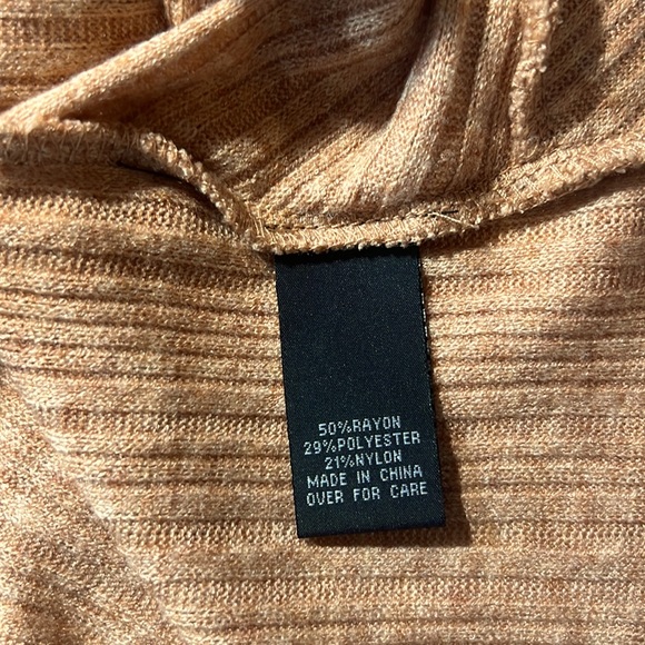 I.N.Studio NWT Carmel tan blouse scoop neck blouse. Size 2x - Picture 6 of 6